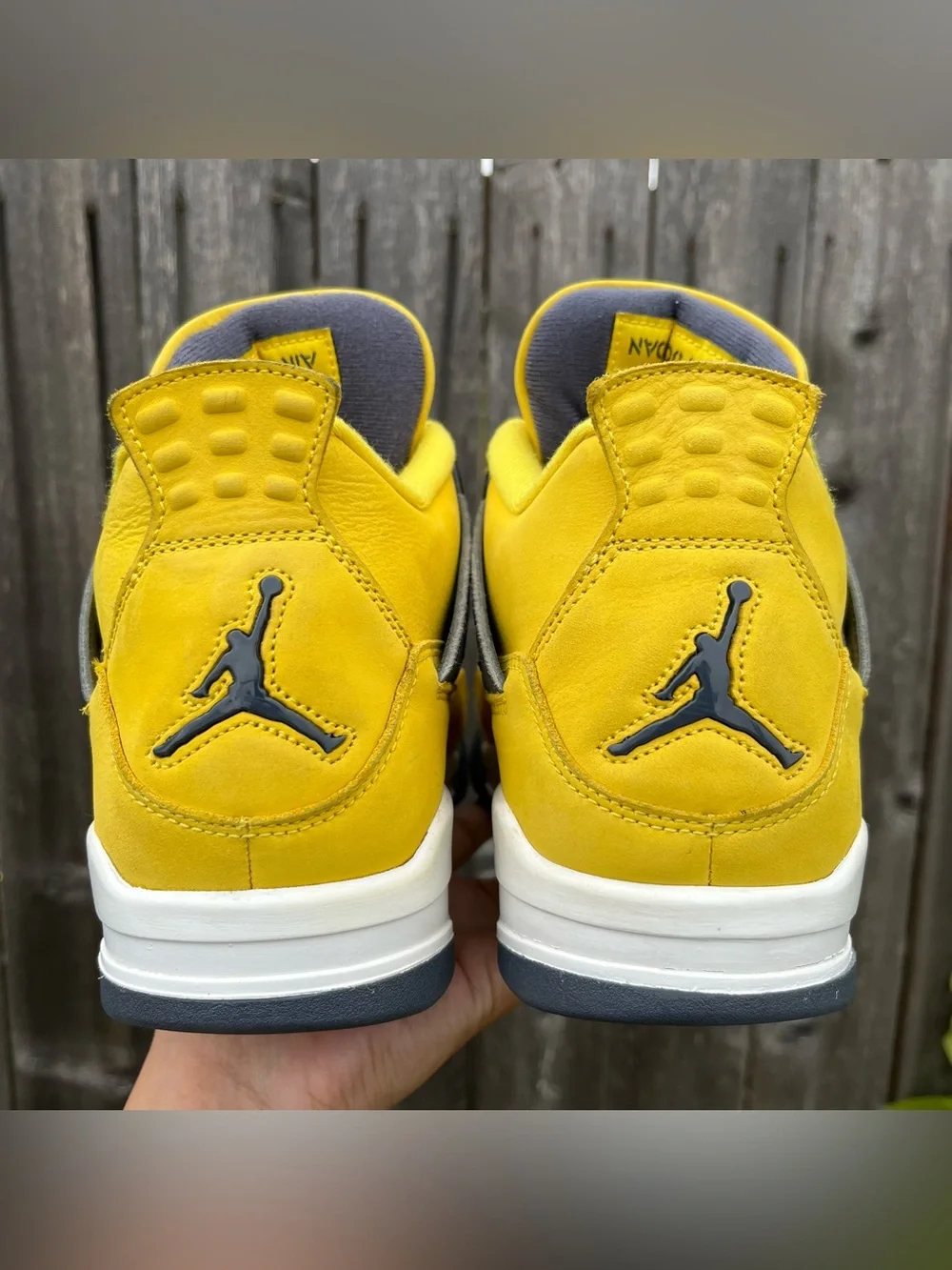 Nike air Jordan 4 lightning size 10 men